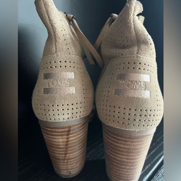 Toms Majorca Peep Toe Booties Cream Tan Brown Suede Heeled Boots Size 11 Zip Up - Picture 3 of 5